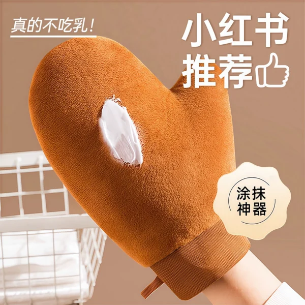 Apply body lotion gloves for tanning - Image 1