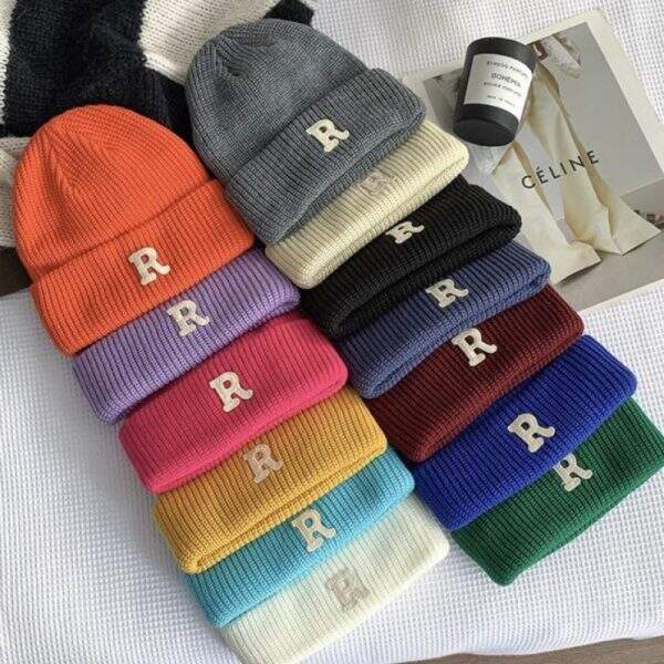 Knitted hat with letter R pattern - Image 4