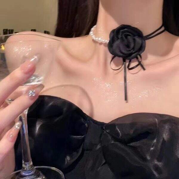 Pearl camellia necklace - Image 4