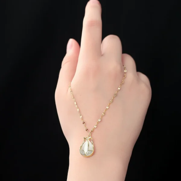 Flower necklace - Image 2