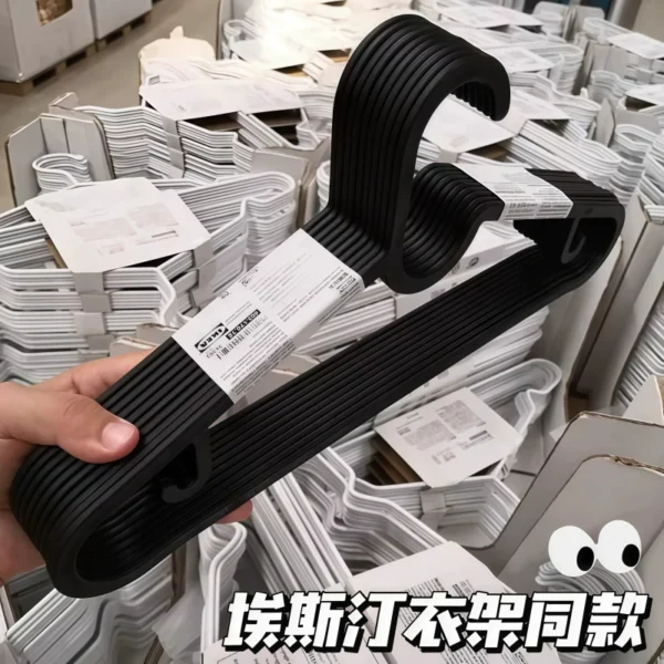 minimalist plastic clothes hanger - Image 1