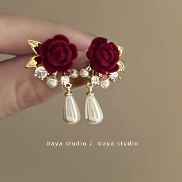 Velvet rose earrings - Image 5