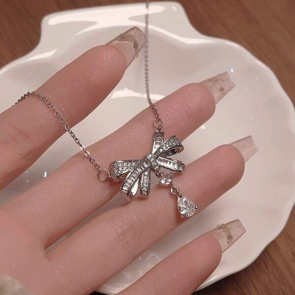 Diamond bow necklace - Image 4
