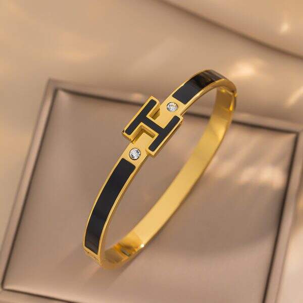 Enamel letter H bracelet for women - Image 3