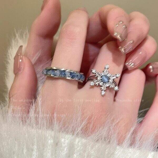 Blue zircon snowflake ring for women - Image 3