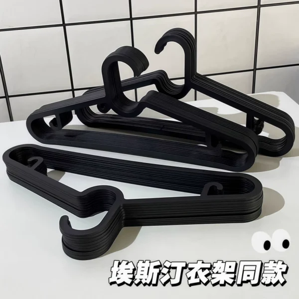 minimalist plastic clothes hanger - Image 3