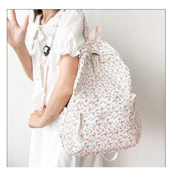 Backpack girl - Image 2