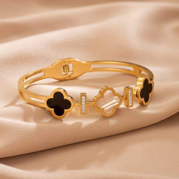 Wenjian Lucky Clover Diamond Bracelet - Image 2