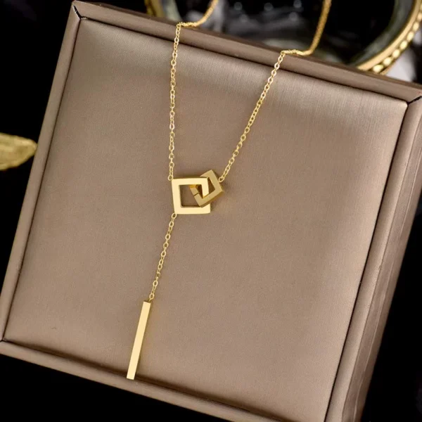 Square interlocking tassel necklace - Image 1