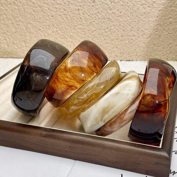 Acrylic bracelet - Image 4