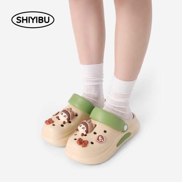 New summer outdoor bear hat girls' hole shoes - Image 1