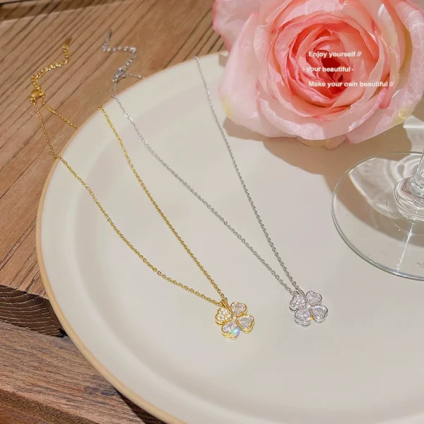 Four leaf petal necklace outlets for women - Image 3