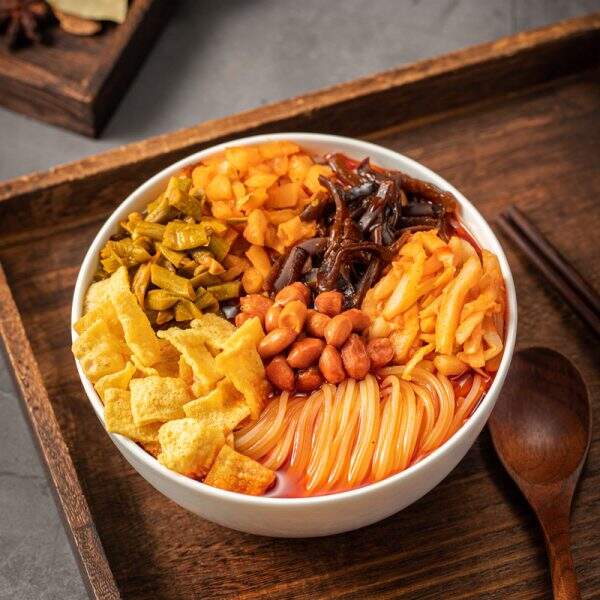 Convenient fast food rice noodles with sour and spicy flavors - Image 2