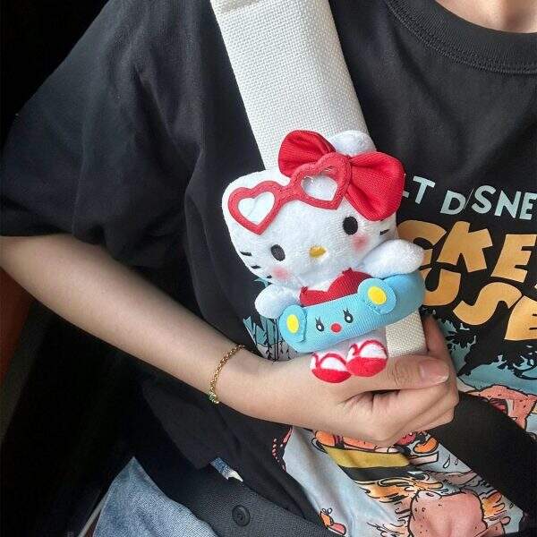 Cute plush seat belt shoulder protector - Image 4