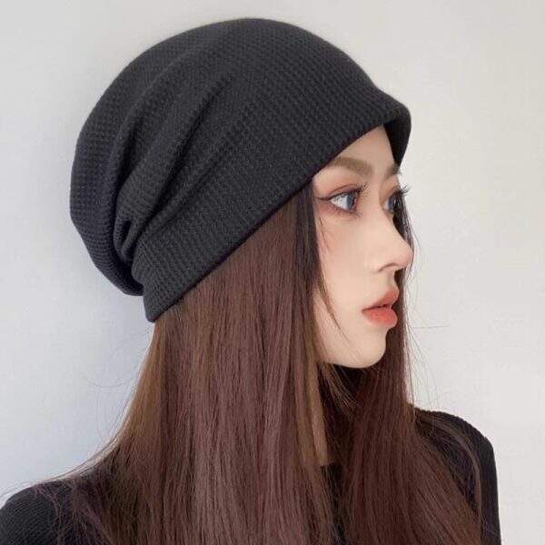 Small face, black hat, female - Image 3