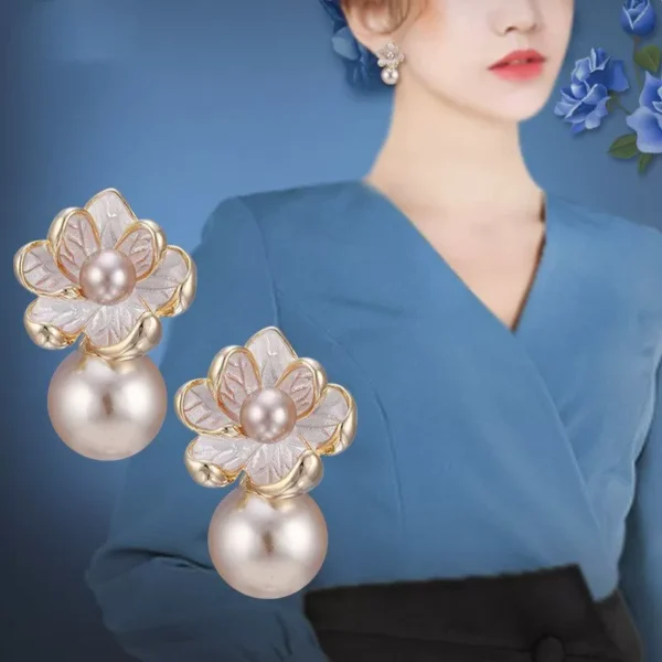 Cang Blue Flower Ear - Image 3