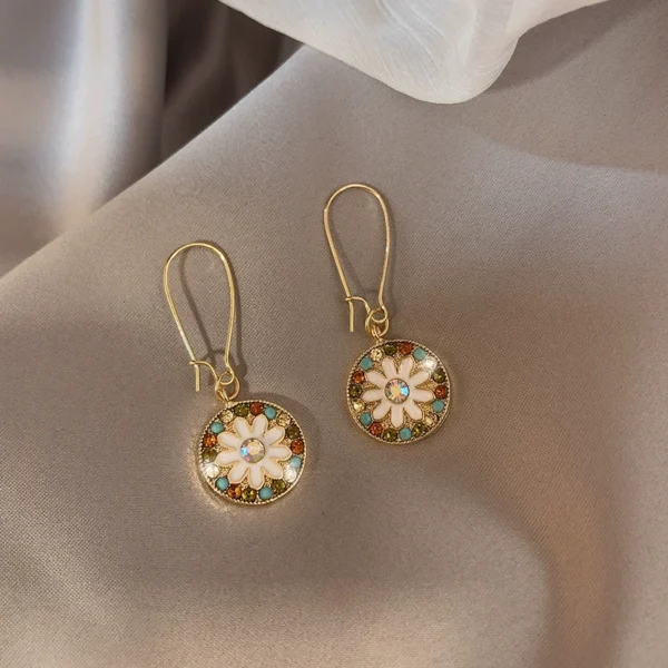 Outlet clearance light luxury colored geometric earrings - Image 3