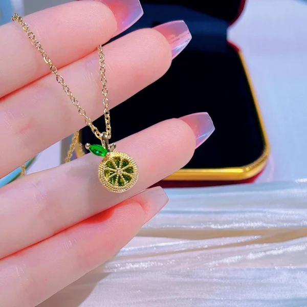 Outlet clearance lemon set green diamond necklace - Image 1