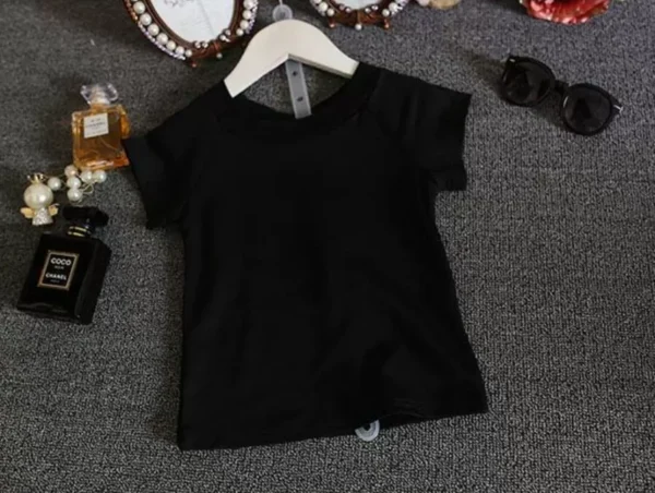 Girls' short sleeved and skirt - Image 3