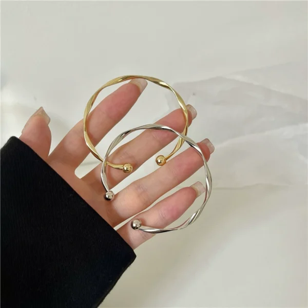 Plain ring open wristband bracelet - Image 1