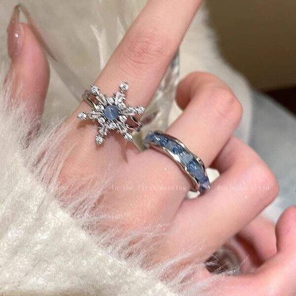 Blue zircon snowflake ring for women - Image 4