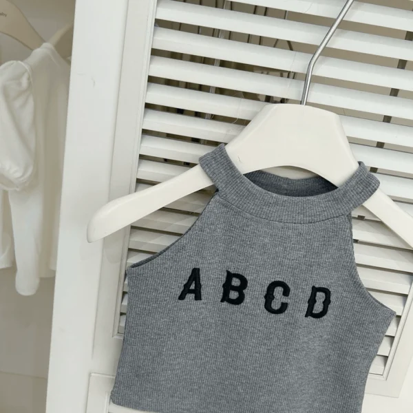 set of gray neck hanging vest - Image 2