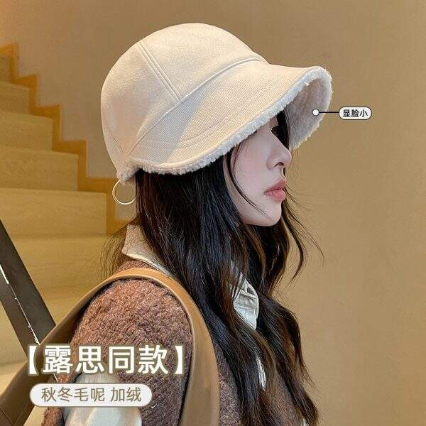 Zhao Lusi's child wearing the same hat - Image 3