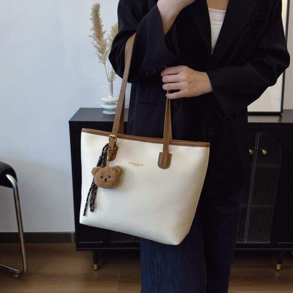 The square bag has - Image 2