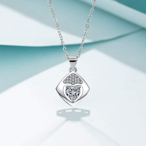 Lingge Mosang Diamond Necklace - Image 2