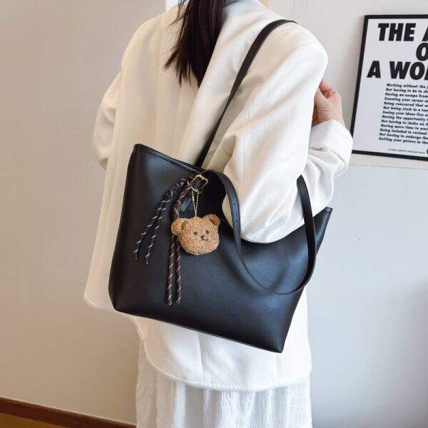 The square bag has - Image 3