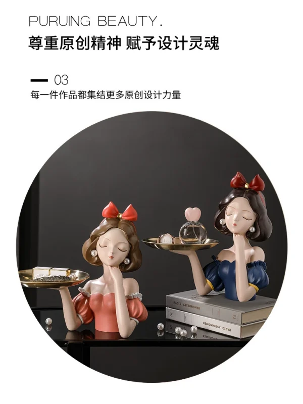 Snow White holding a large jewelry tray - Image 3
