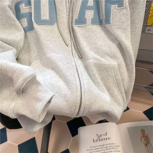 Velvet hooded sweater - Image 4