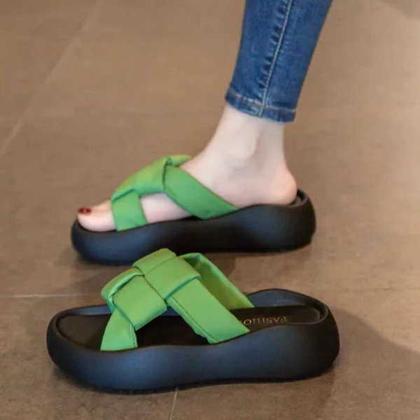 Thick soled beach sandals - Image 1