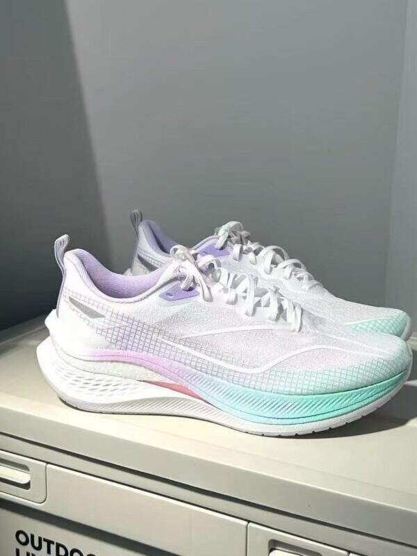 Men's running shoes - Image 1
