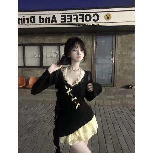+V-neck dress with lace inside - Image 3
