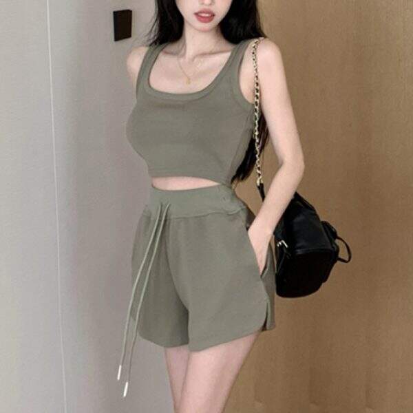 Short vest and shorts - Image 2
