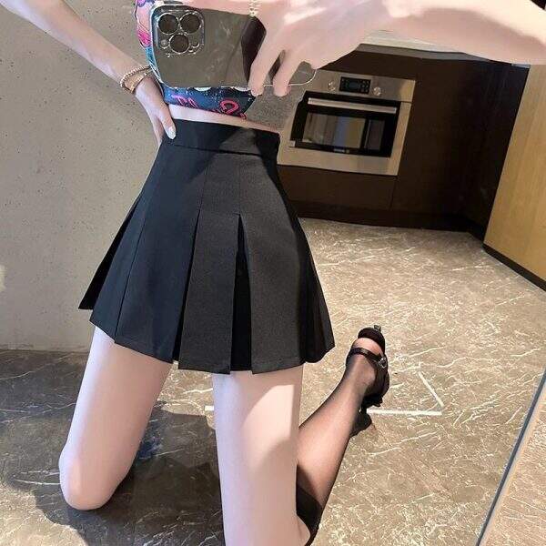 black pleated skirt - Image 4