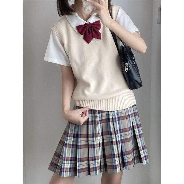 Sleeveless pullover sweater - Image 1