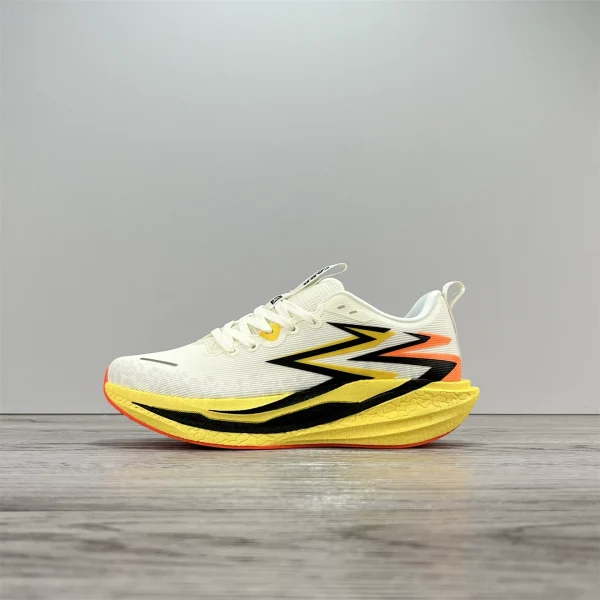 Sports shoes, running shoes - Image 1