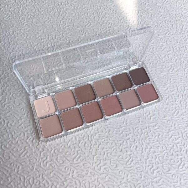 eye shadow plate is delicate - Image 5