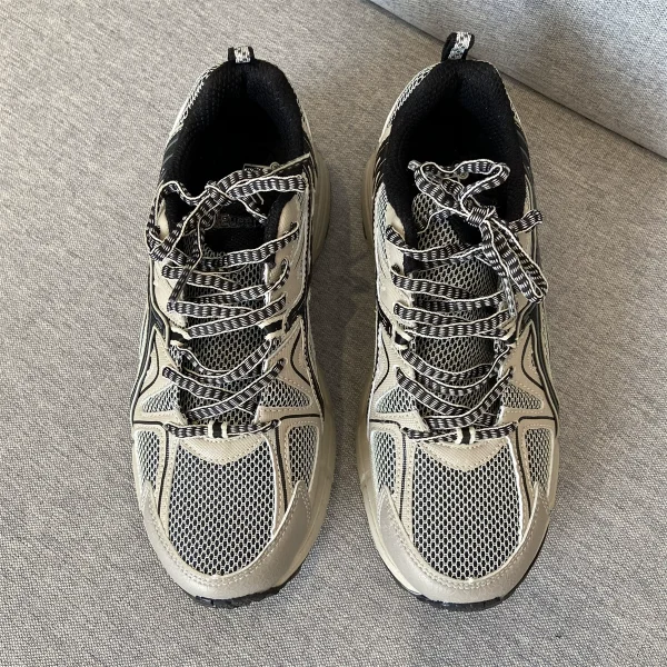sneakers - Image 4