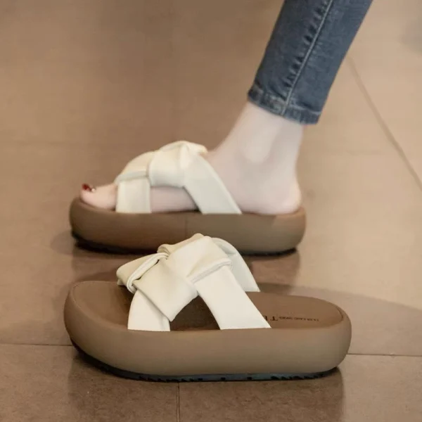 Thick soled beach sandals - Image 4