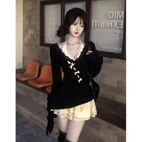 +V-neck dress with lace inside - Image 2