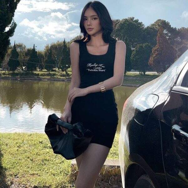 Fashion vest and tight buttocks skirt - Image 1