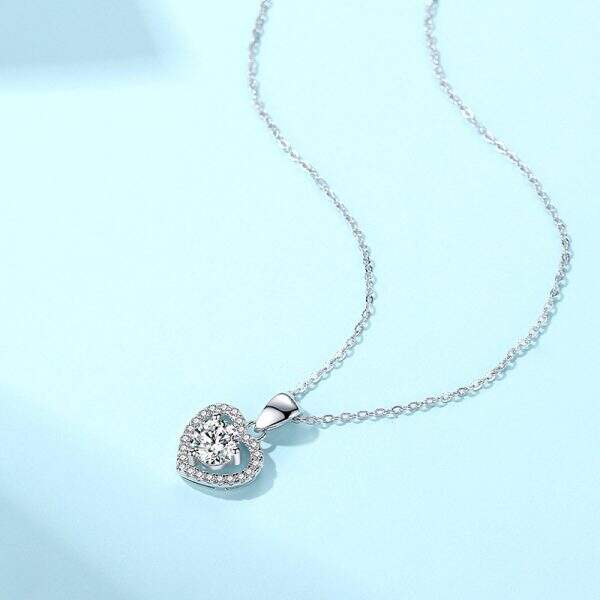 Sparkling heart-shaped diamond necklace - Image 4
