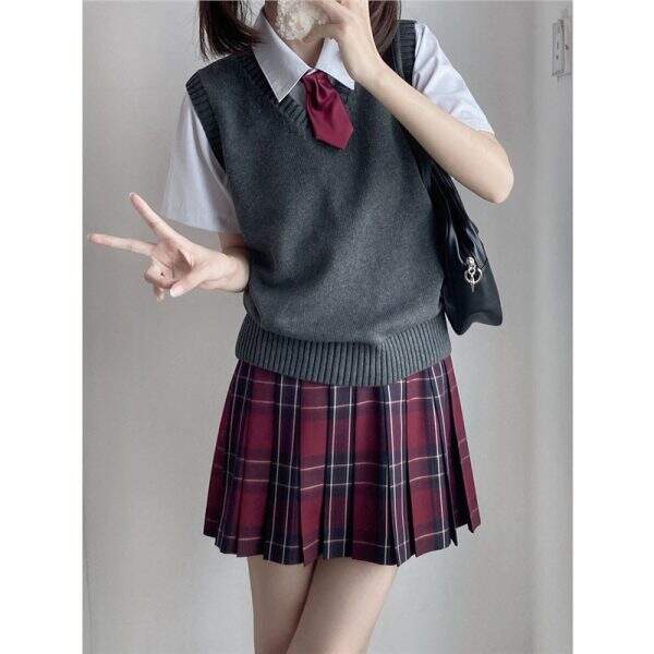 Sleeveless pullover sweater - Image 4