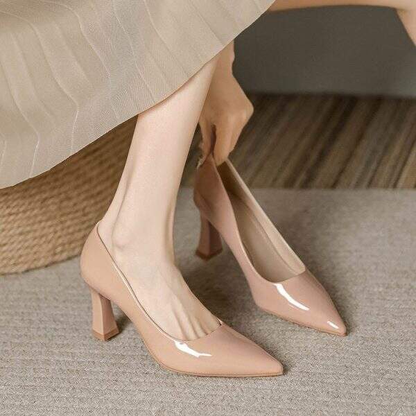 Naked pointed high heels - Image 1