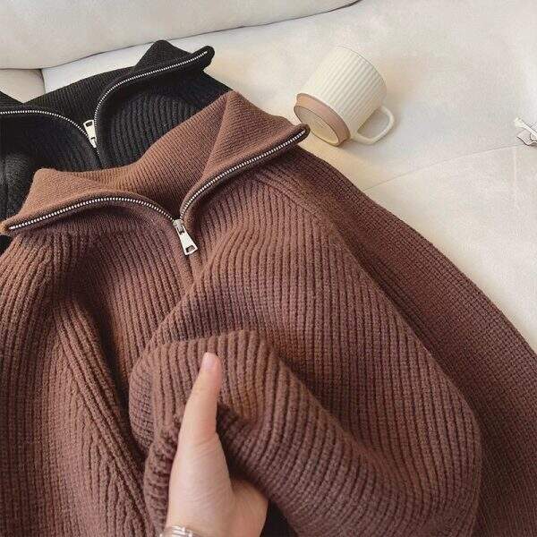 Loose V-neck sweater - Image 4