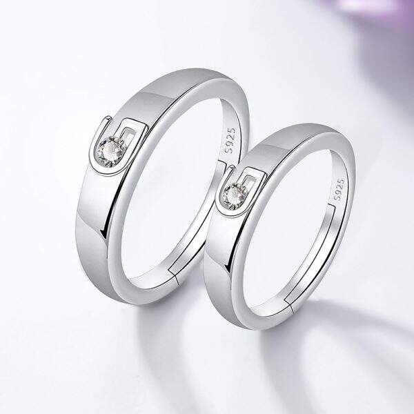 A simple diamond ring - Image 1