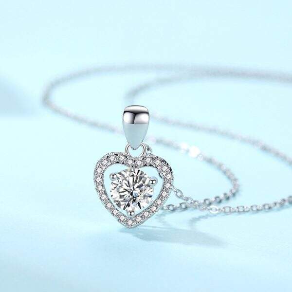 Sparkling heart-shaped diamond necklace - Image 2